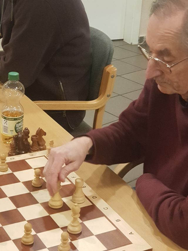 Schachtraining mit Jürgen Nikodem am 21.10.2025: Damenendspiel
